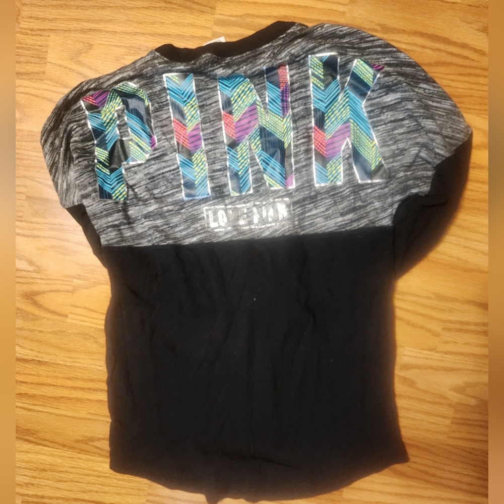 PINK black/grey Aztec long sleeve shirt. EUC. Women's XS.